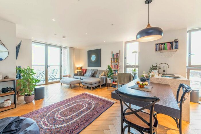 2 Bedroom Flat To Rent In Heritage Lane, West Hampstead, London, NW6