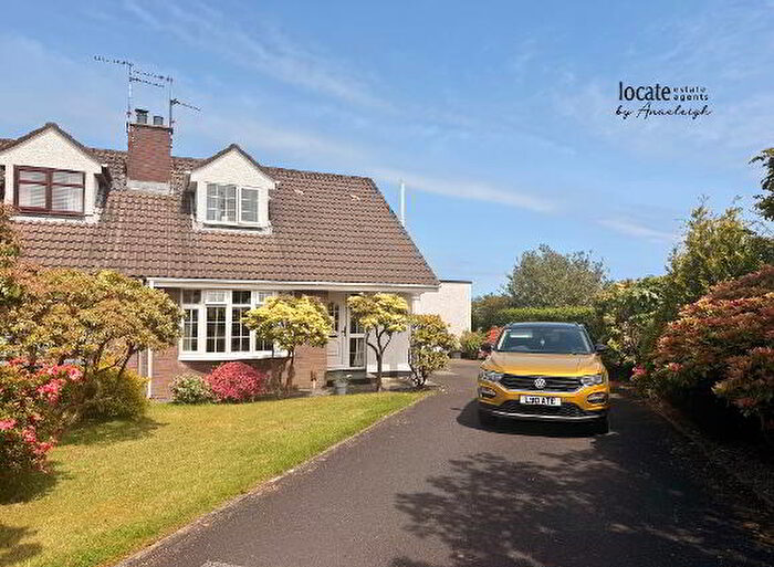3 Bedroom Semi-detached Chalet Bungalows For Sale In Kylemore Park, Derry, BT48