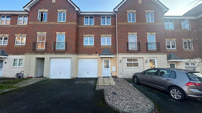 3 Bedroom Terraced House To Rent In Arklay Close, Uxbridge, UB8