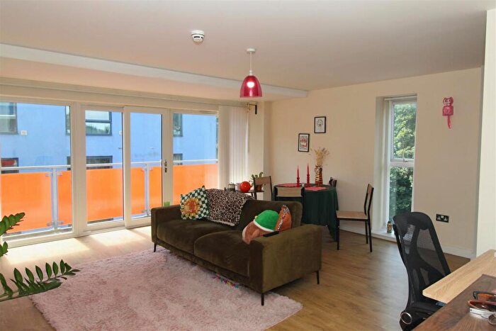 1 Bedroom Apartment For Sale In Concord Street, Leeds, LS2