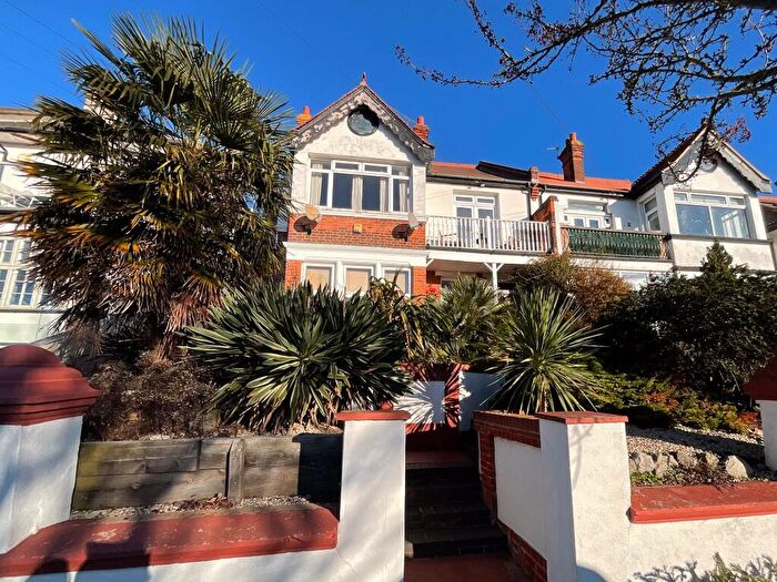 3 Bedroom Flat For Sale In Kings Road, Westcliff-on-Sea, SS0