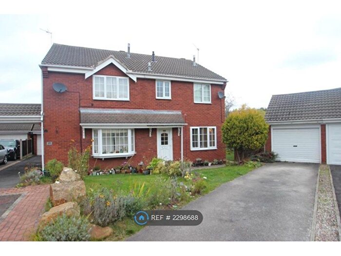 3 Bedroom Semi-Detached House To Rent In Oakdene Court, Leeds, LS17