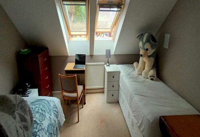 3 Bedroom Semi-Detached House To Rent In Eland Way, Cambridge, CB1