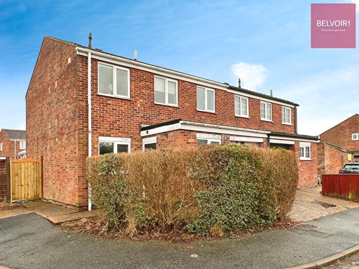 3 Bedroom Semi Detached House To Rent In Beverley Close, Holton Le Clay, DN36