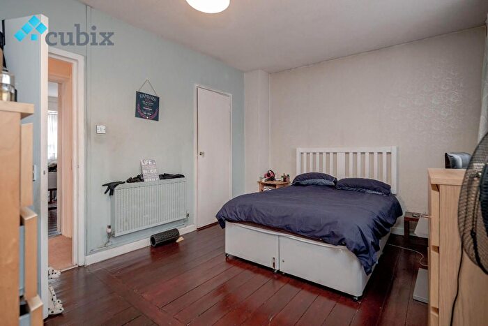 1 Bedroom Flat To Rent In Winchester Close, London, SE17