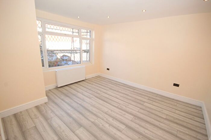 4 Bedroom Semi-Detached House To Rent In Nettleden Avenue, Wembley, Middlesex, HA9