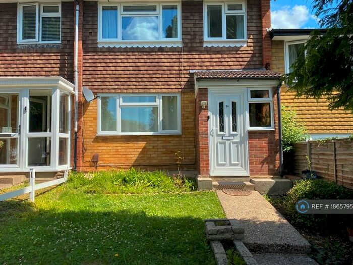 3 Bedroom Terraced House To Rent In Longleat Gardens, Maidenhead, SL6
