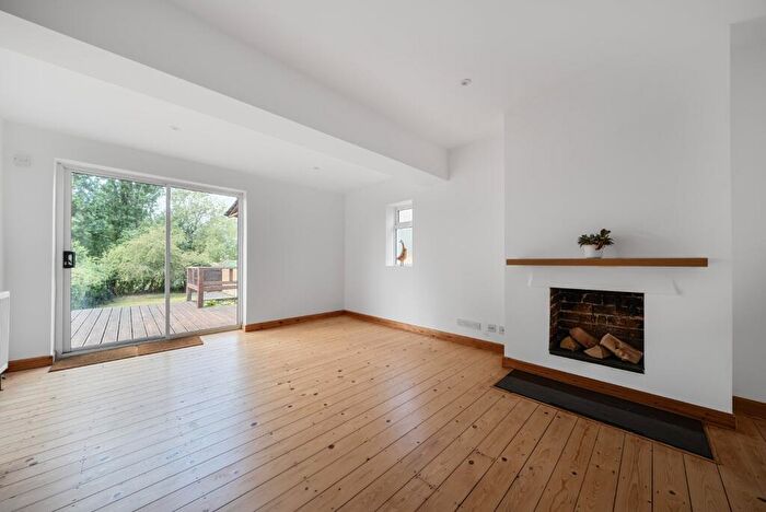 2 Bedroom Semi-Detached House For Sale In Manor Farm Road, Bitterne Park, Southampton, Hampshire, SO18