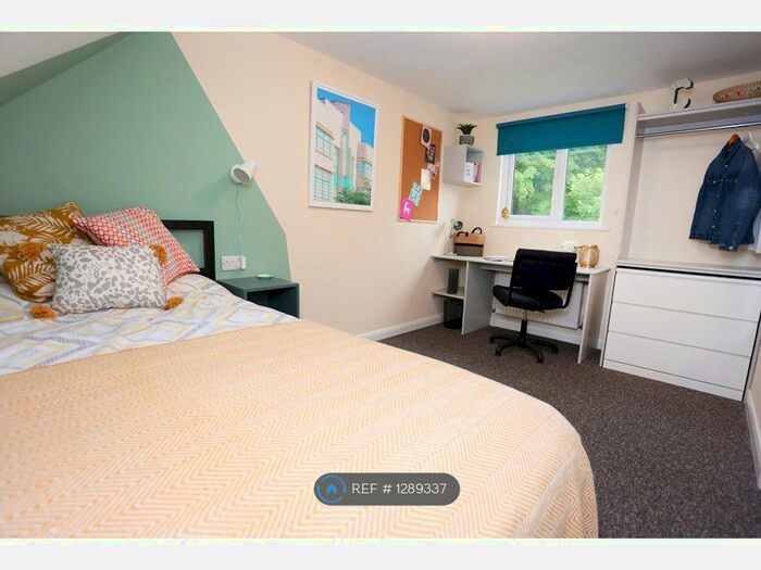 6 Bedroom Detached House To Rent In Manton Road, Brighton BN2