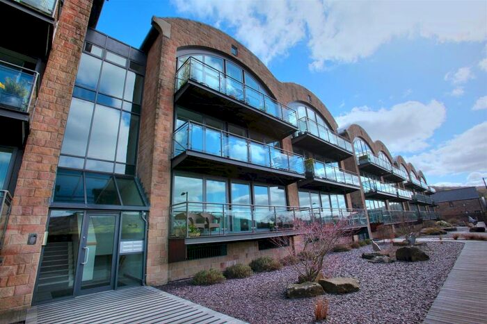 3 Bedroom Apartment For Sale In The Roost, Hathersage, S32