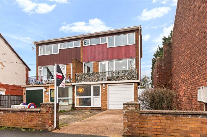 3 Bedroom Semi-Detached House For Sale In Park Street, Winterton, DN15