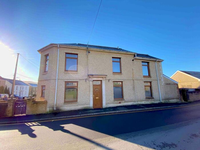 4 Bedroom End Of Terrace House To Rent In Brecon Road, Swansea, West Glamorgan, SA9