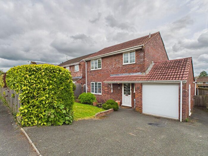 3 Bedroom Detached House For Sale In Poplars Close, Mardy, NP7