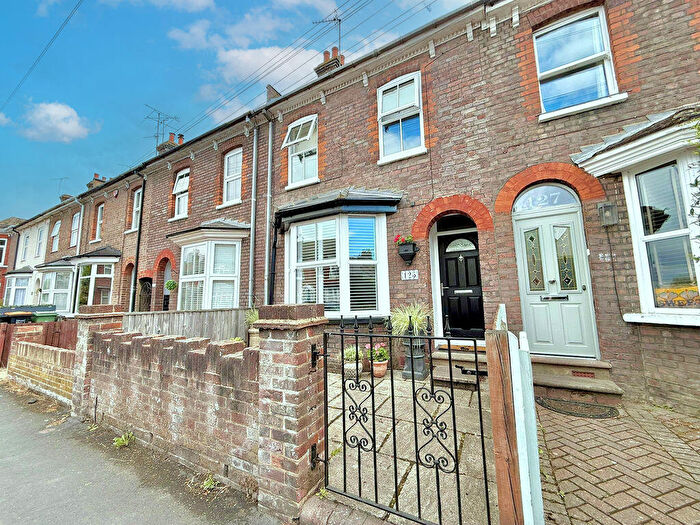 2 Bedroom Terraced House For Sale In Union Street, Dunstable, LU6