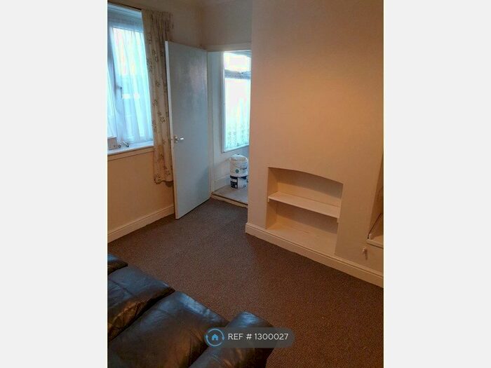 2 Bedroom Flat To Rent In Imperial Rd, Gillingham ME7