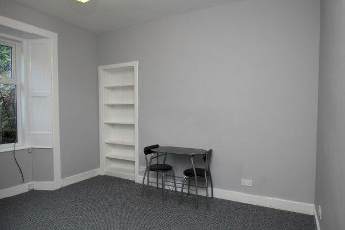 2 Bedroom Flat To Rent In Queen Street, Stirling, FK8