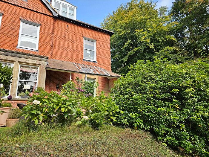 3 Bedroom Flat To Rent In Tower Road, Hindhead, Surrey, GU26