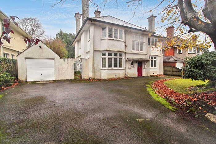 6 Bedroom Detached House For Sale In Roslin Road, Talbot Woods, BH3