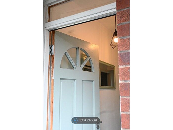 1 Bedroom Maisonette To Rent In Parrs Wood Court, Manchester, M20