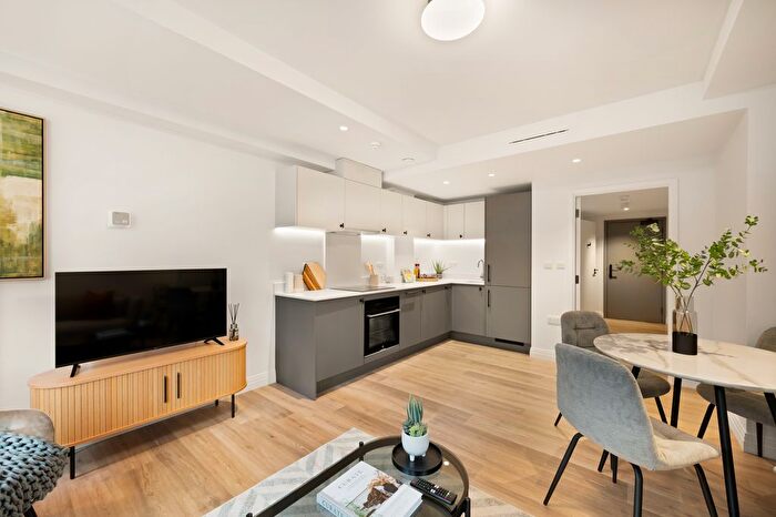 1 Bedroom Flat To Rent In Rodney House, Dolphin Square, Chichester Street, London Lx, London, SW1V