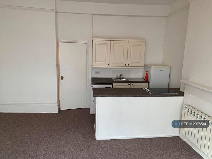 1 Bedroom Flat To Rent In Queens Road, Brighton, BN1