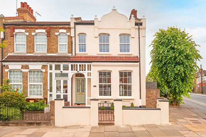 5 Bedroom End Of Terrace House To Rent In Goldsmith Road, New Southgate, N11