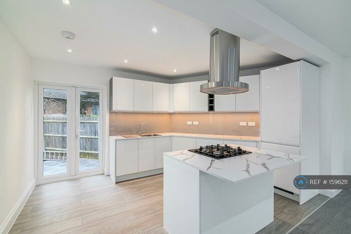 3 Bedroom Semi-Detached House To Rent In Greenway, Pinner, HA5