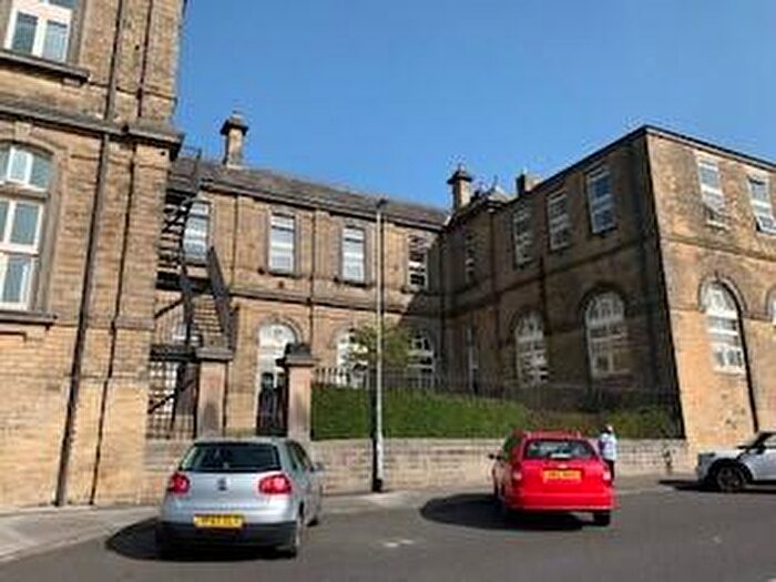 2 Bedroom Flat To Rent In Sandford Road, Leeds, West Yorkshire, LS5