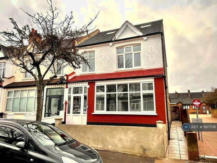5 Bedroom End Of Terrace House To Rent In Nutfield Road, Thornton Heath, CR7