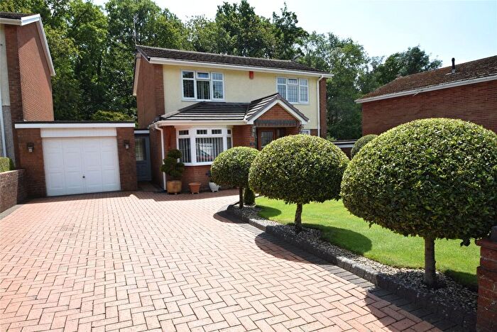 4 Bedroom Link Detached House For Sale In Plantation Drive, Croesyceiliog, Cwmbran, Torfaen, NP44