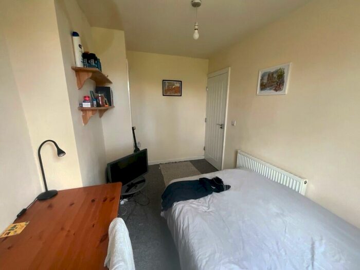 4 Bedroom Semi-Detached House To Rent In Rothesay Avenue, Nottingham, Nottinghamshire, NG7