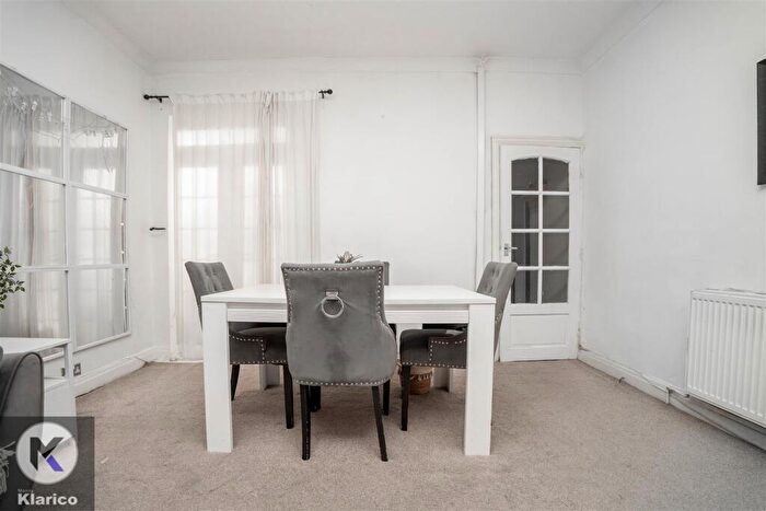 3 Bedroom End Of Terrace House For Sale In Blythswood Road, Birmingham, B11