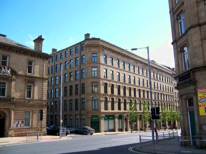 1 Bedroom Flat To Rent In Broadgate House, Broad Street, Bradford, BD1