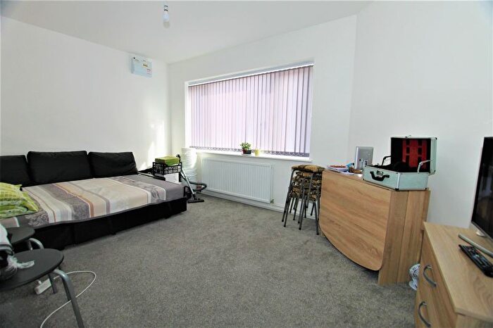 2 Bedroom Flat To Rent In Coppice Drive, Northampton, NN3