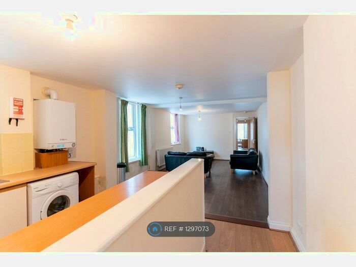 3 Bedroom Flat To Rent In Ordnance Road, Southampton SO15