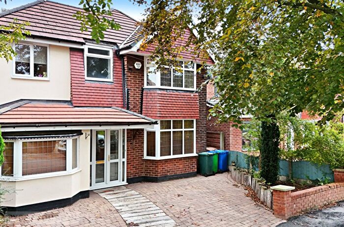 5 Bedroom Detached House For Sale In Dingle Road, Woodside, Alkrington, Manchester, M24