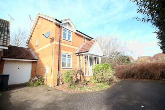 3 Bedroom Semi-Detached House To Rent In Home Close, Irthlingborough, NN9