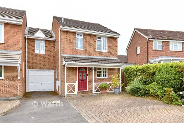 4 Bedroom Link Detached House For Sale In Embassy Close, Gillingham, Kent, ME7