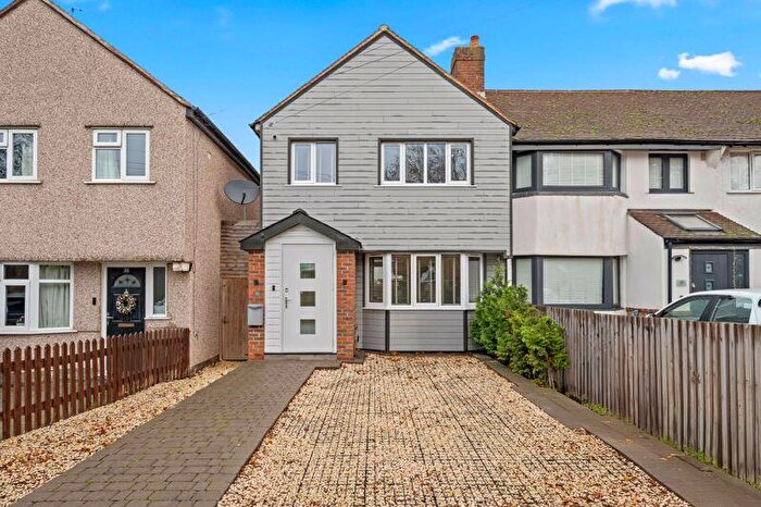 3 Bedroom End Of Terrace House For Sale In Dorchester Road, Worcester Park, KT4