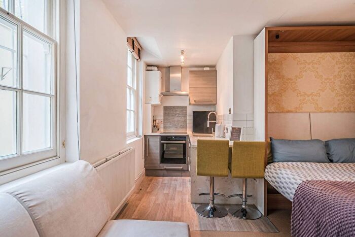 Studio For Sale In Cambridge Street, Pimlico, London, SW1V