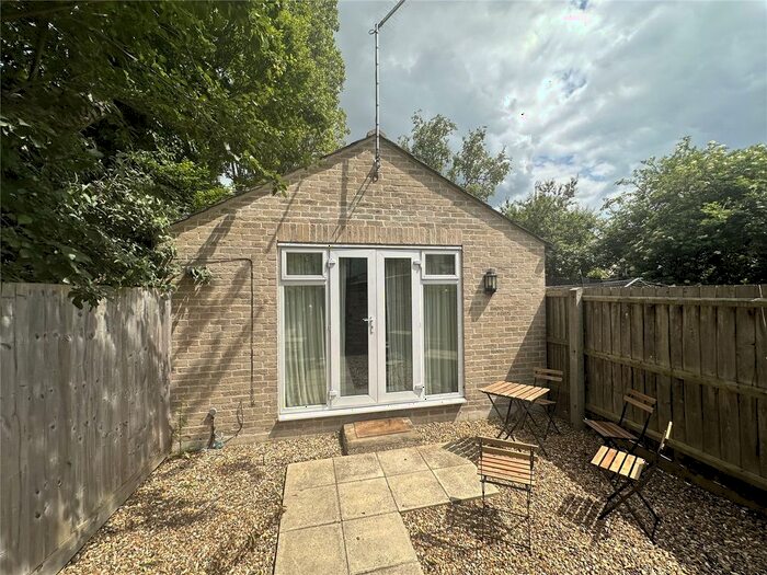 1 Bedroom Flat To Rent In Ainsworth Street, Cambridge, Cambridgeshire, CB1