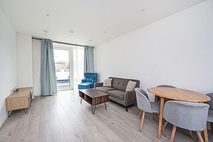 2 Bedroom Flat To Rent In Corsican Square, Tower Hamlets, London, E3