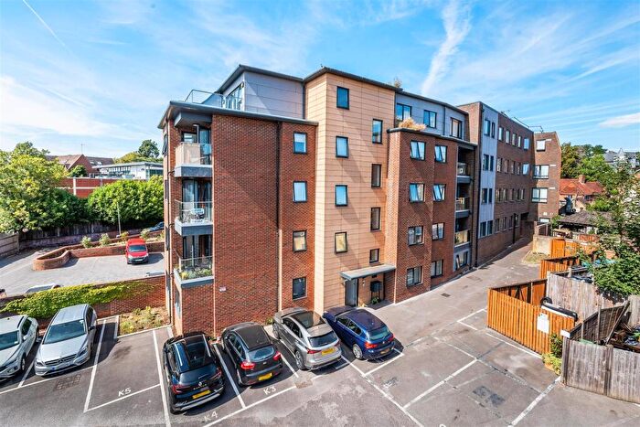 2 Bedroom Apartment For Sale In Bridge Street, Leatherhead, KT22