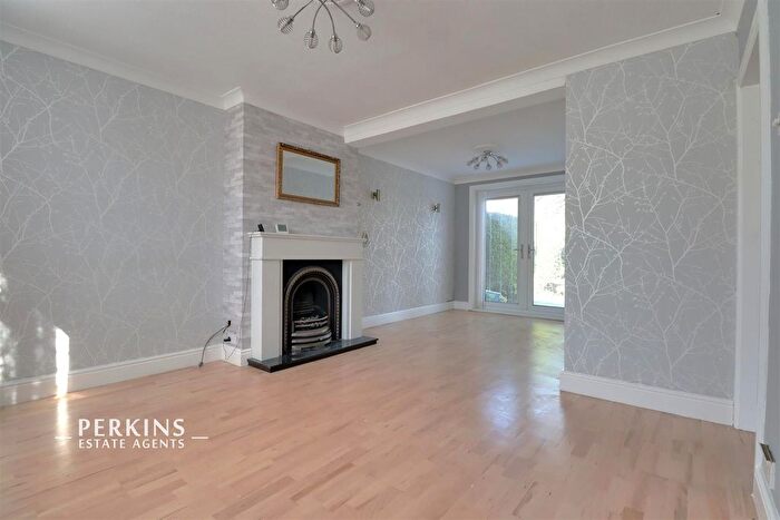 3 Bedroom Semi Detached House To Rent In Southall, UB1