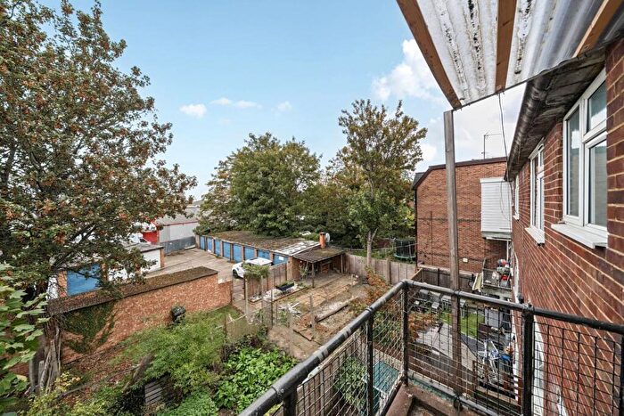 2 Bedroom Flat For Sale In Northumberland Park, Tottenham, London, N17