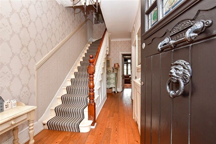 4 Bedroom Semi-Detached House For Sale In Godstone Road, Purley, Surrey, CR8