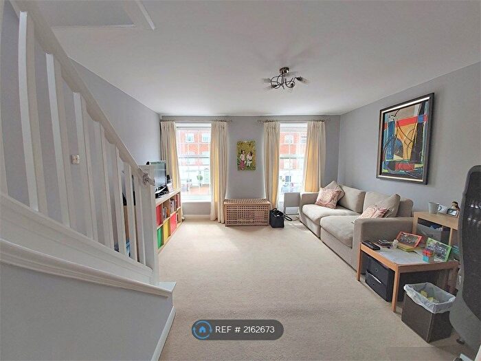 3 Bedroom End Of Terrace House To Rent In Blenheim Gardens, Kingston Upon Thames, KT2
