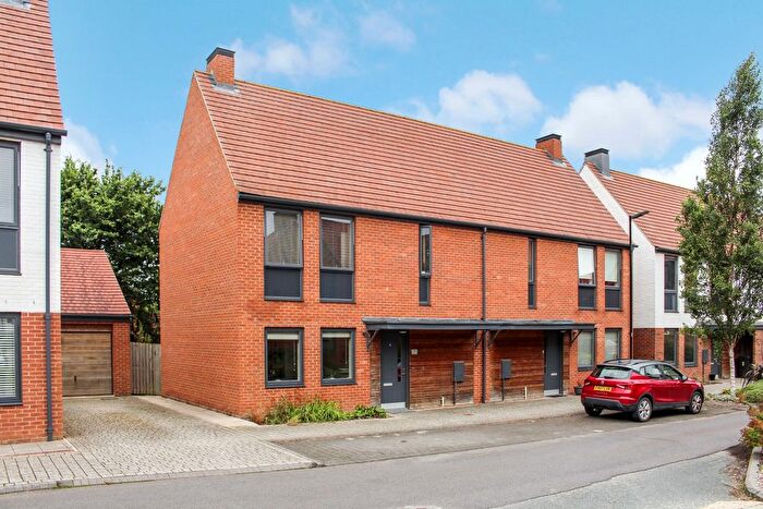 3 Bedroom Semi-Detached House For Sale In Seebohm Mews, York, North Yorkshire, YO31