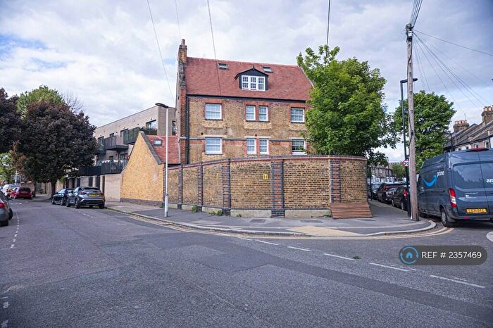 2 Bedroom Flat To Rent In Hollybush Street, London, E13