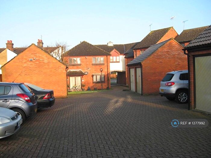 1 Bedroom Flat To Rent In St Annes Road, London Colney, AL2